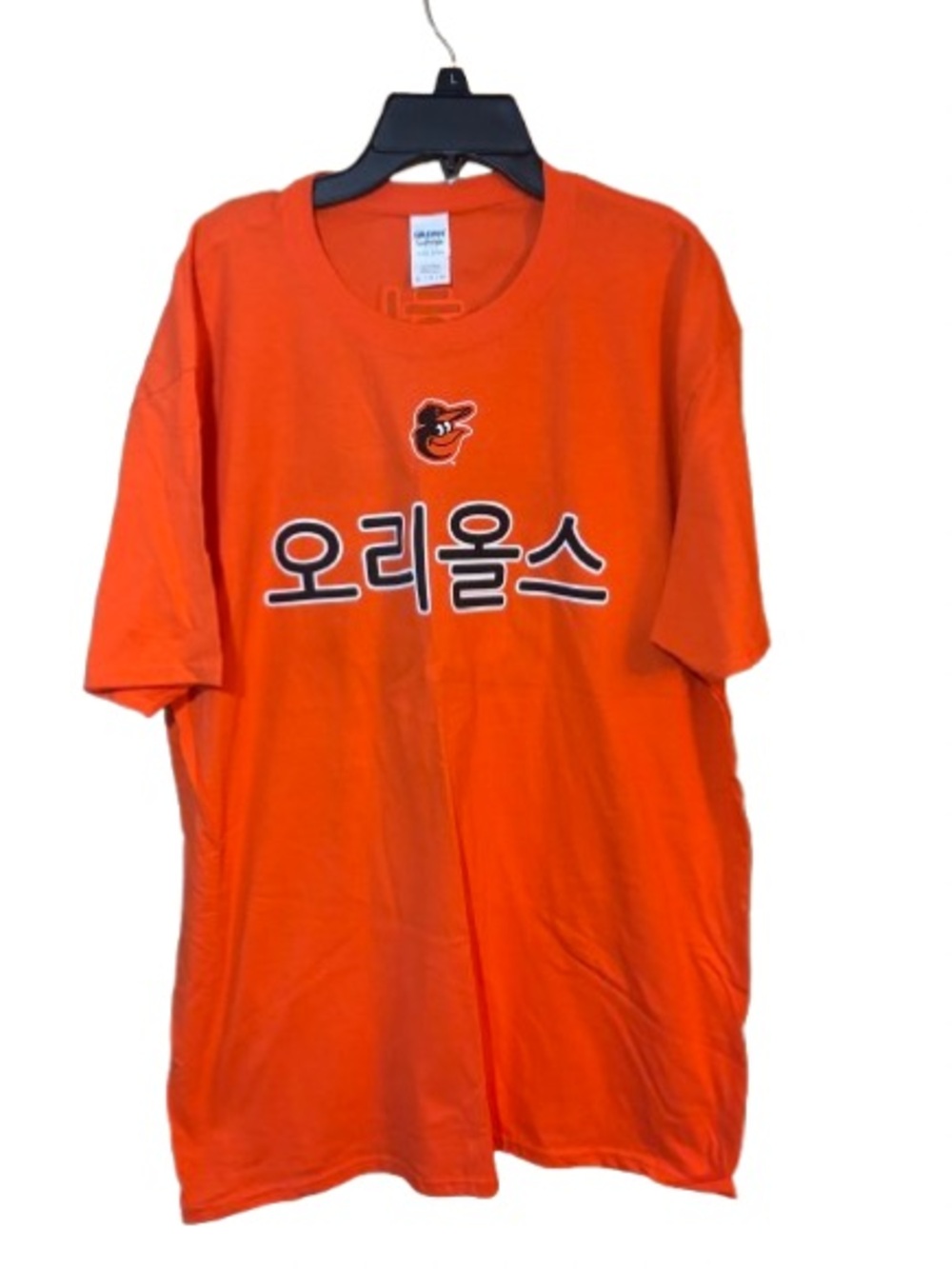 Gildan brand Baltimore Orioles T-shirt featuring Korean text XL